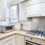 Cozy 2 Bedroom Apartment Near Tower Bridge
