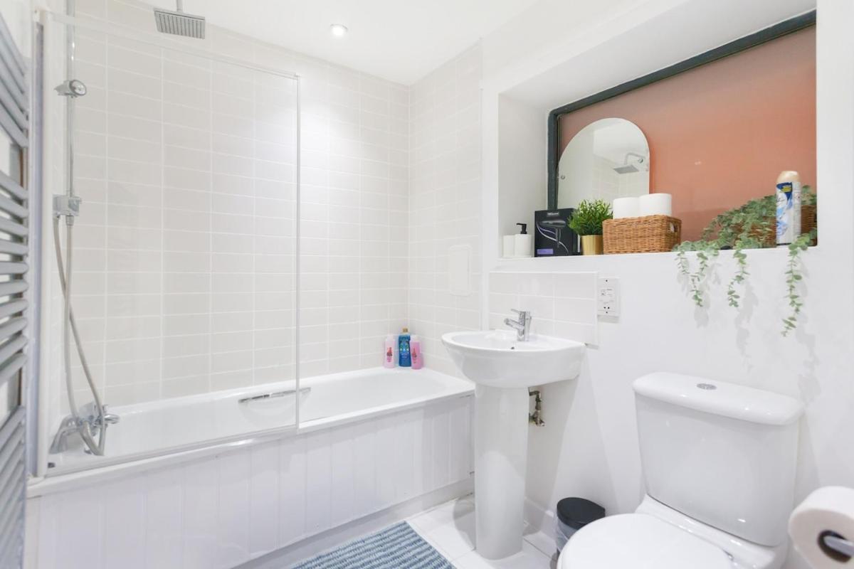 Cozy 2 Bedroom Near Tower Bridge Appartamento Londra