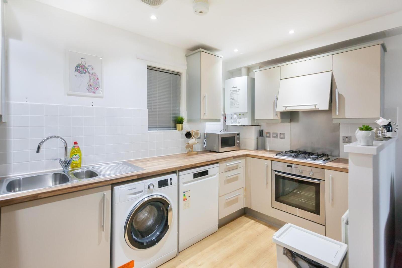 2 Bed Entire Apartment *